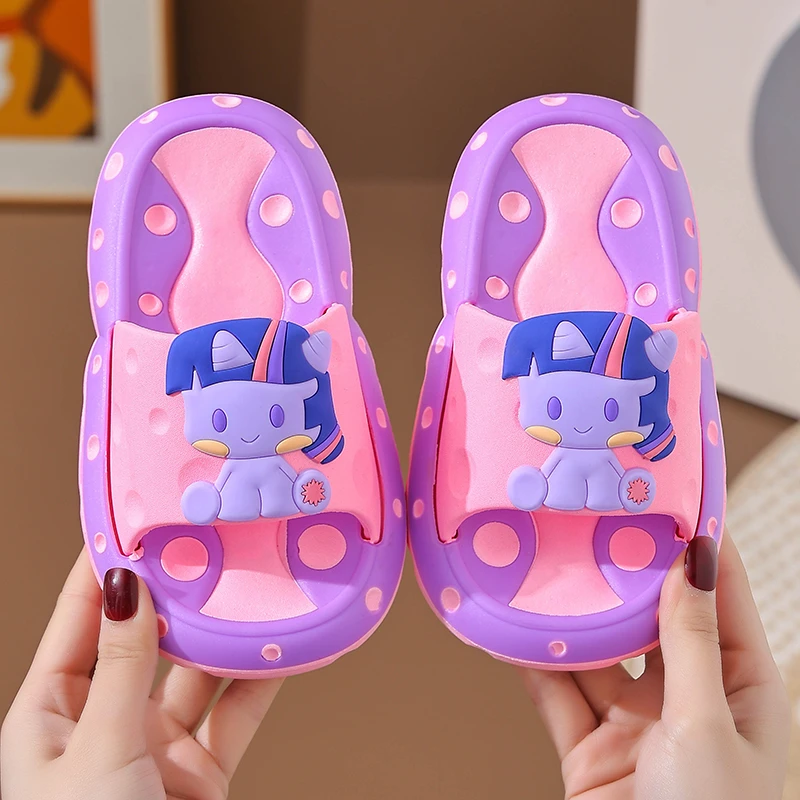 2025新款儿童拖鞋女孩可爱夏季可爱女童居家软底防滑室内凉拖鞋