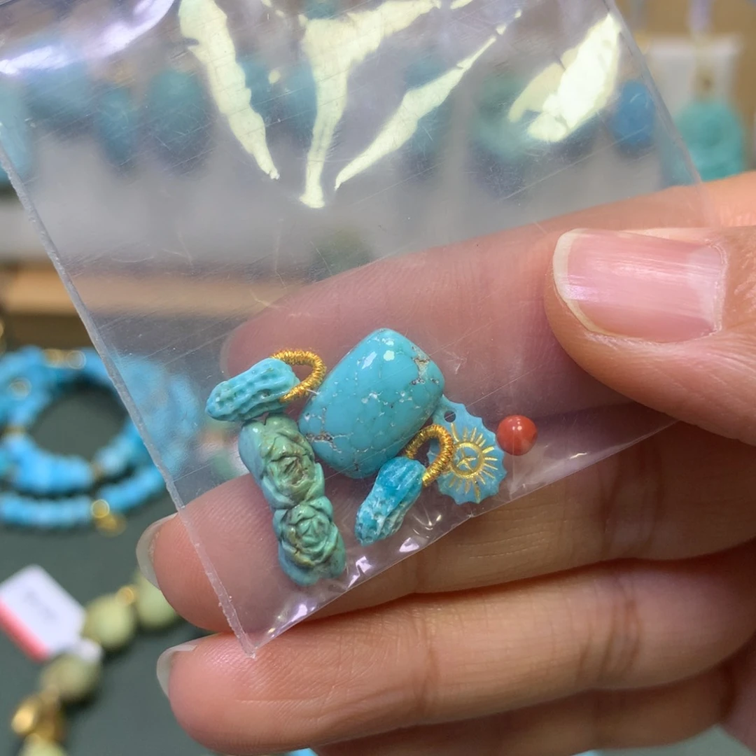 南红玛瑙配饰未镶嵌