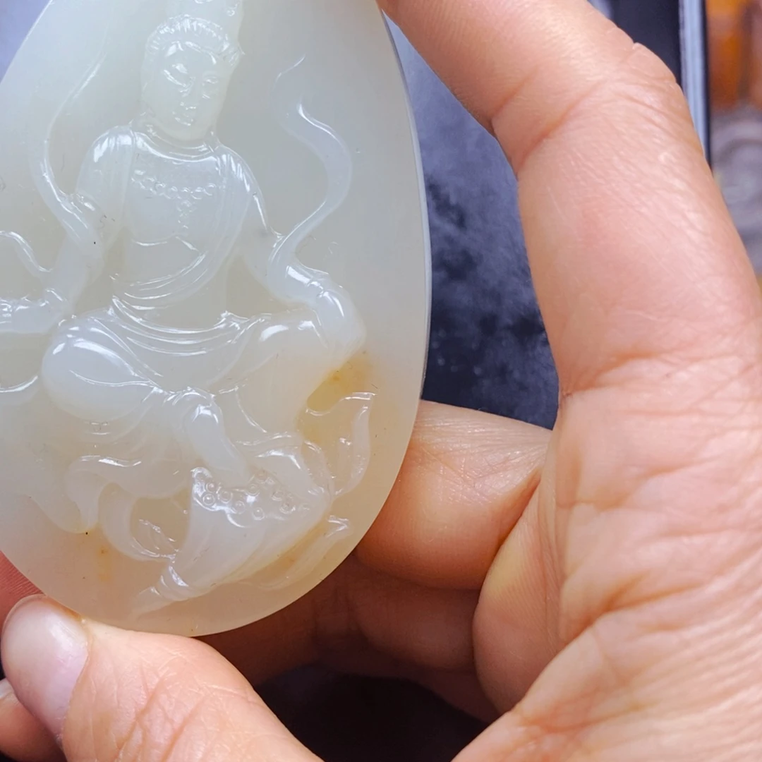 石英质玉（黄龙玉）未镶嵌颈饰