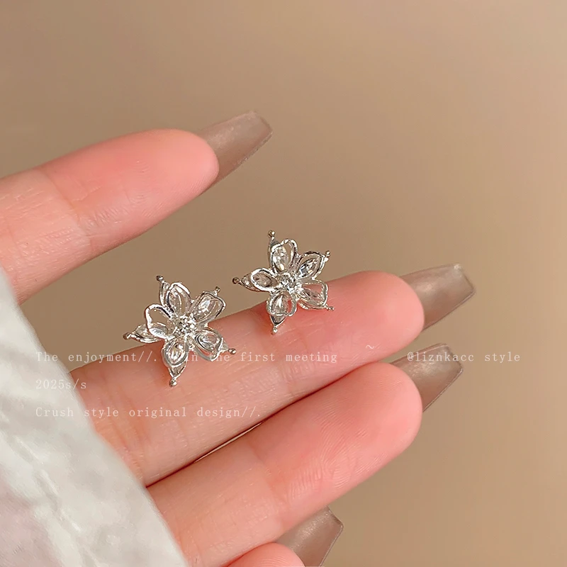 合金耳饰 适合夏天的镂空锆石花朵耳环女轻奢高级感气质耳钉耳饰