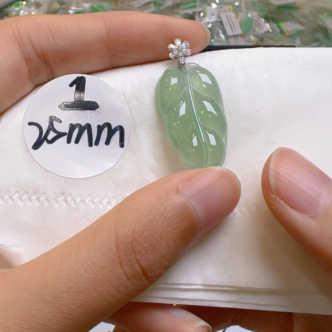 吊坠(不含链)18K金镶嵌翡翠