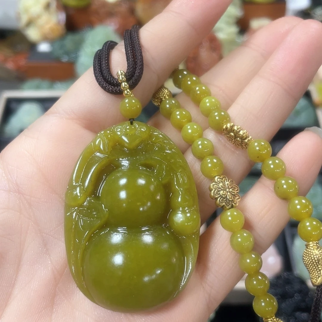 蛇纹石玉颈饰未镶嵌