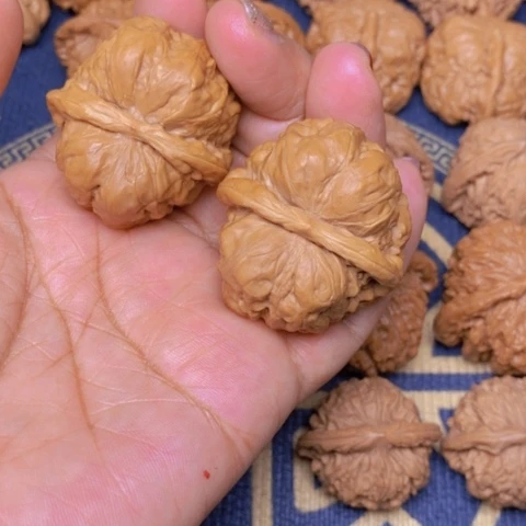 【闪购商品】文玩核桃吊坠舍**得蛙蛙40