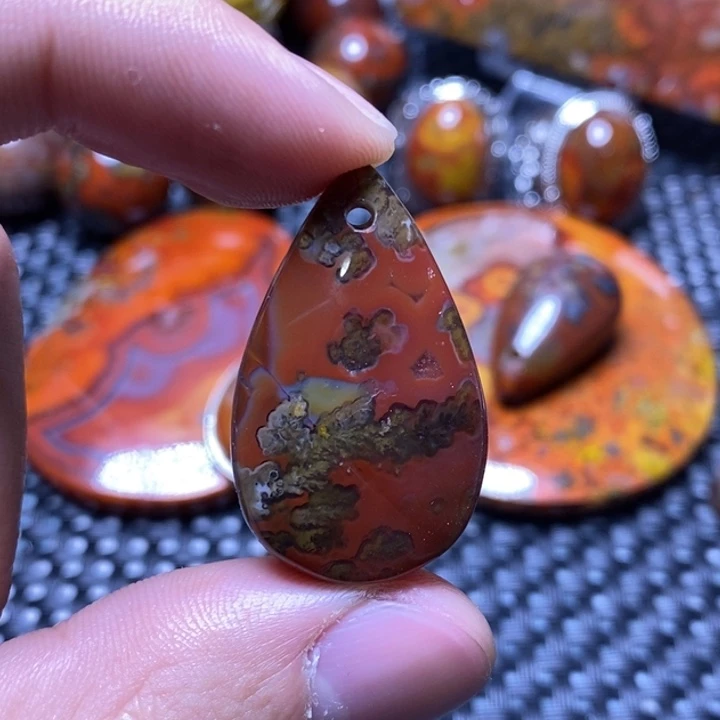 玛瑙/玉髓颈饰未镶嵌老**视