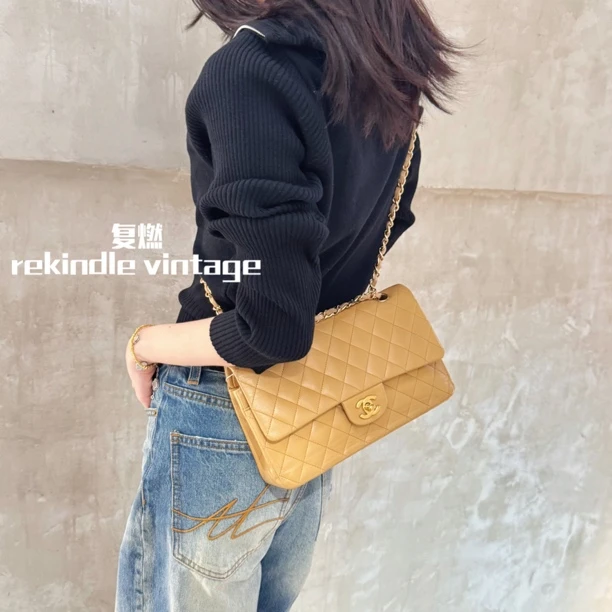 95新 Chanel/香奈儿 复燃精选/香奈儿奶茶色cf中号护理