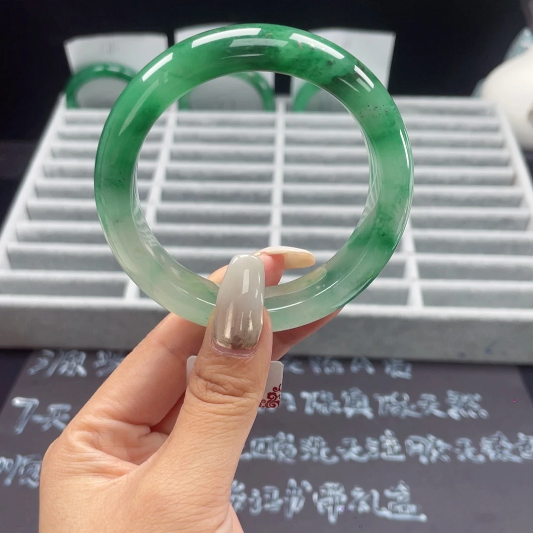 石英质玉未镶嵌手镯