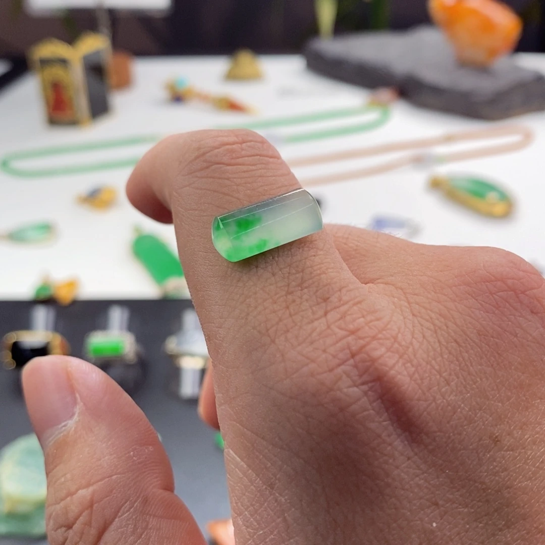 定制翡翠未镶嵌裸石