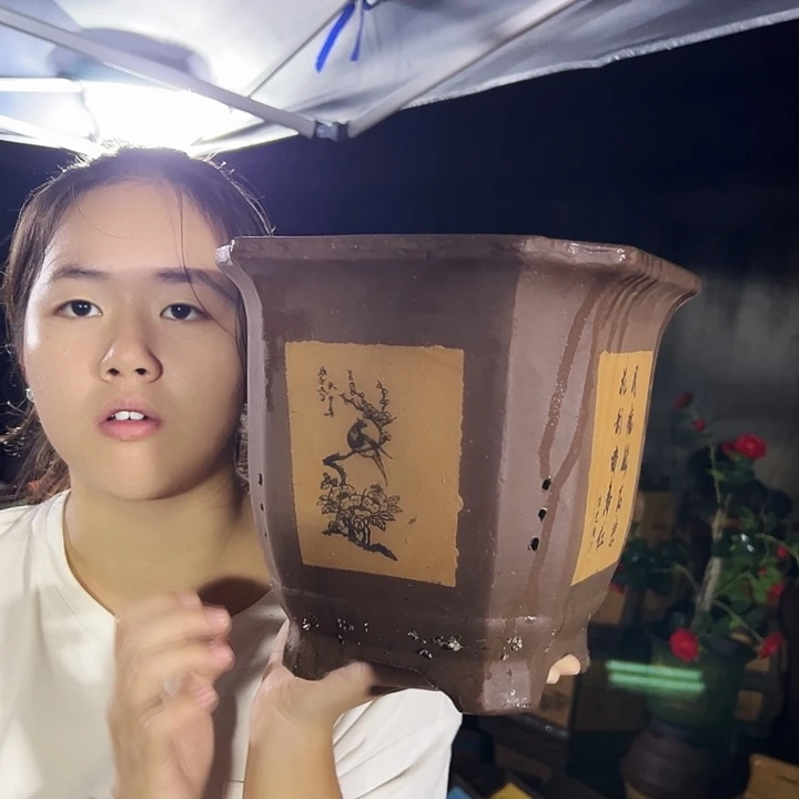 23黄色切角四方花盆花盆