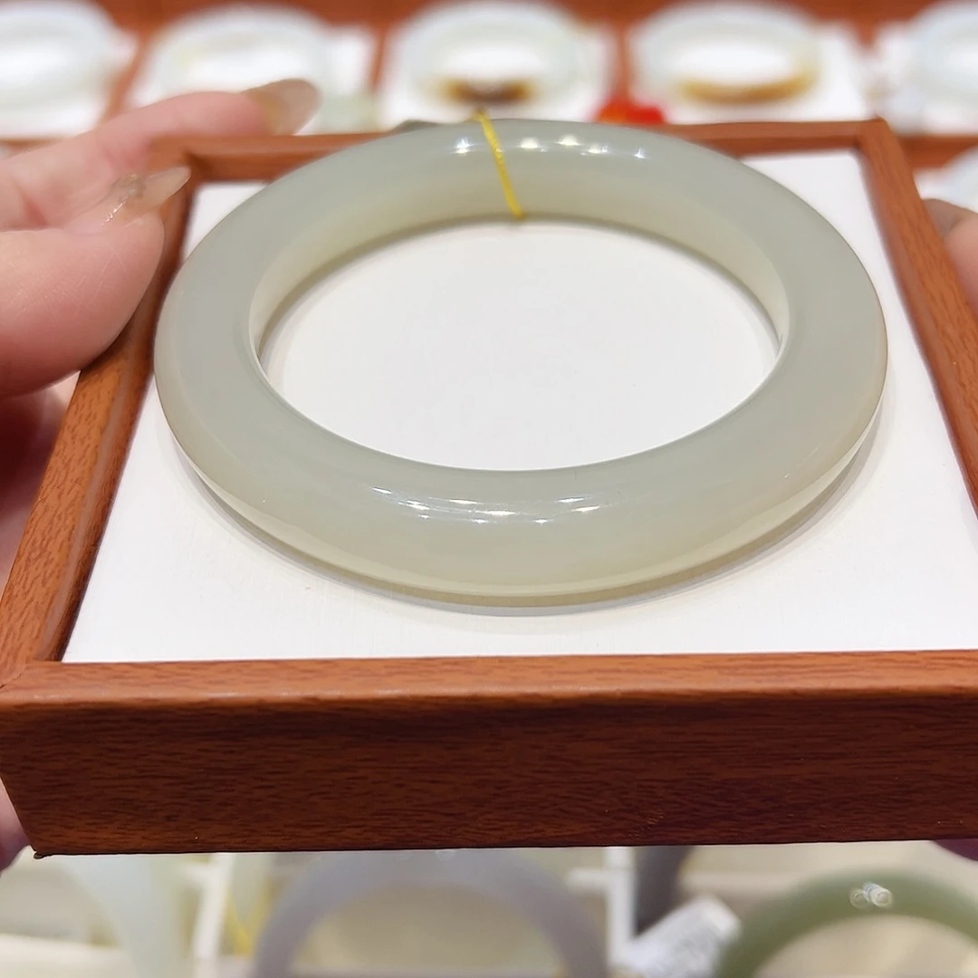 和田玉（糖玉）手镯未镶嵌