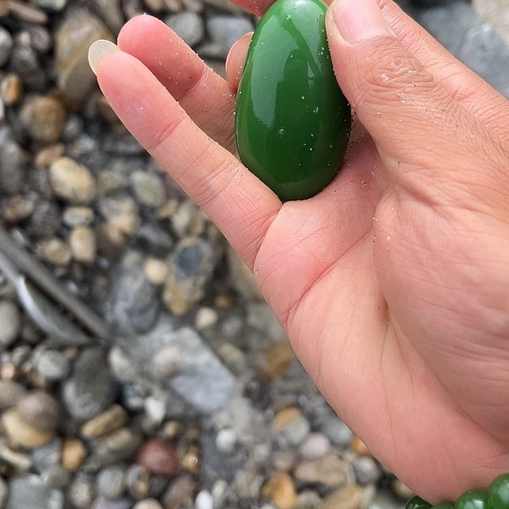 未镶嵌和田玉（糖玉）车挂