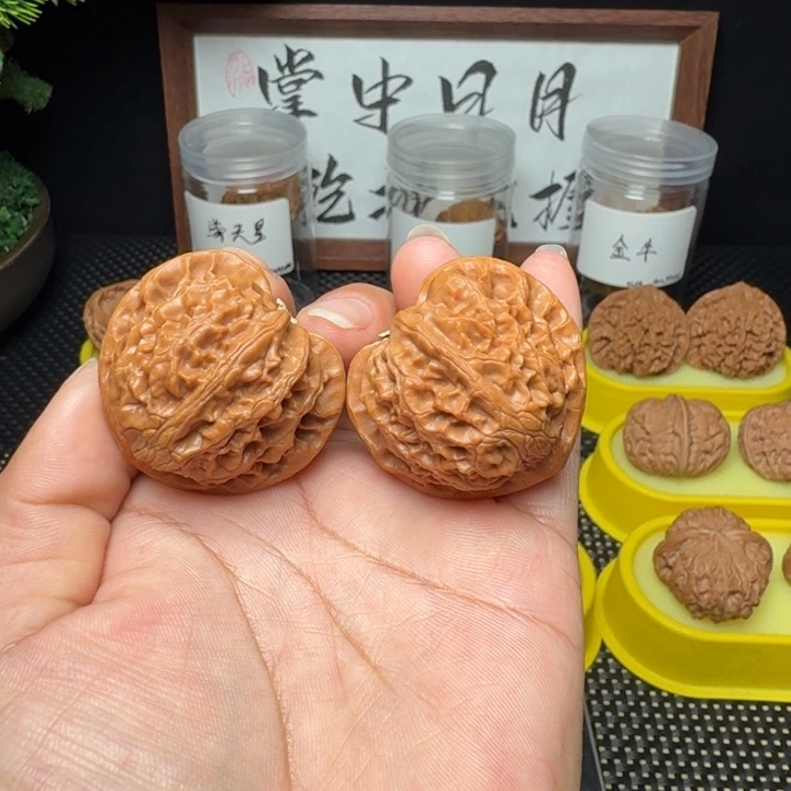 文玩核桃吊坠修宫灯39