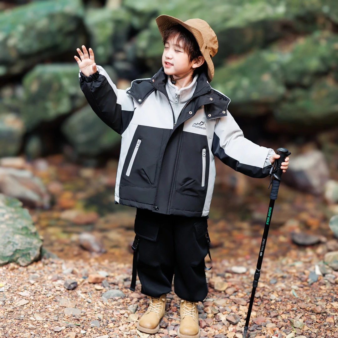 男童外套秋款2025新款儿童运动三合一冲锋衣小男孩秋冬摇粒绒衣服