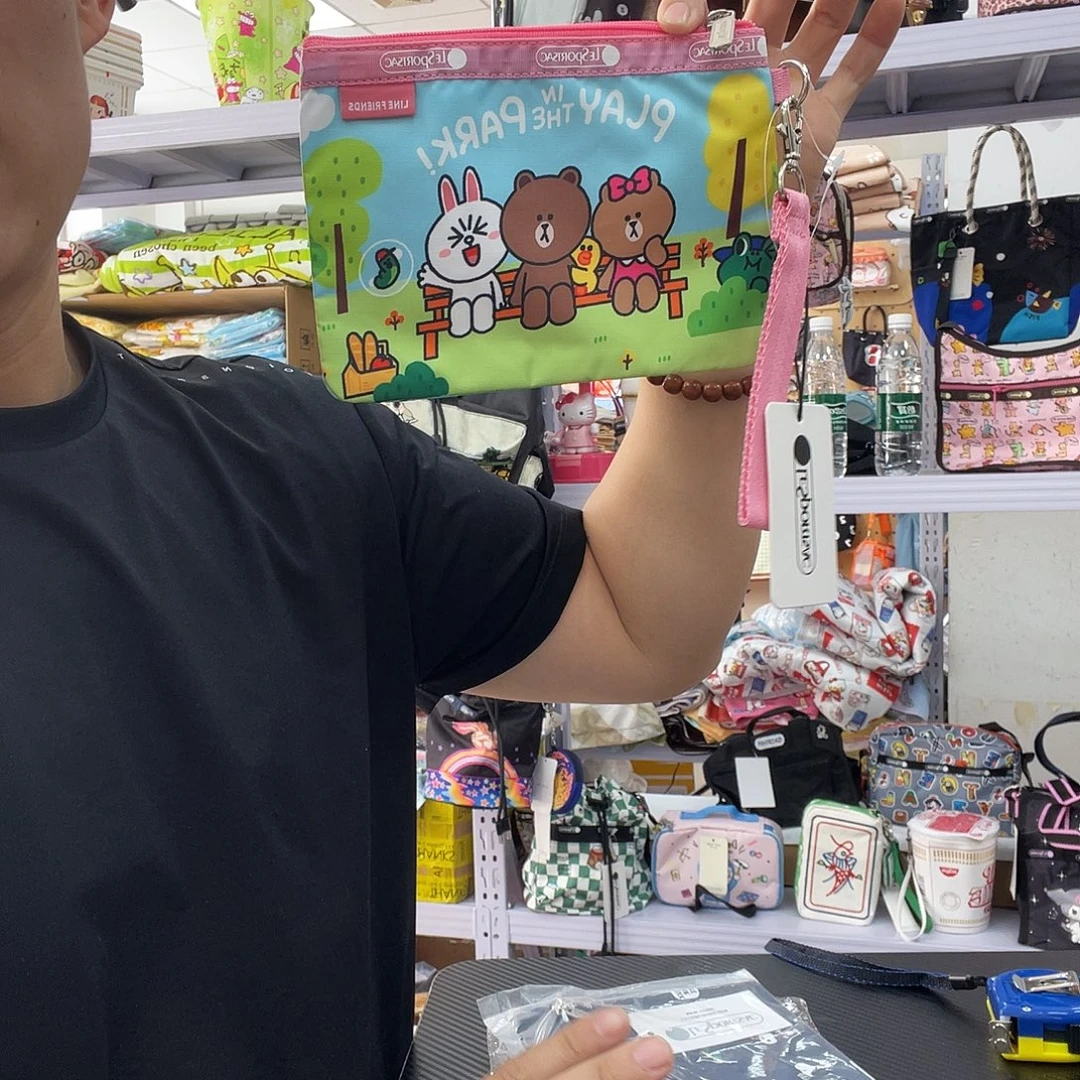 PU化妆包等多种款式任