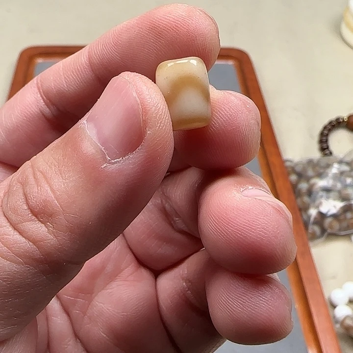 白玉菩提吊坠白色3368