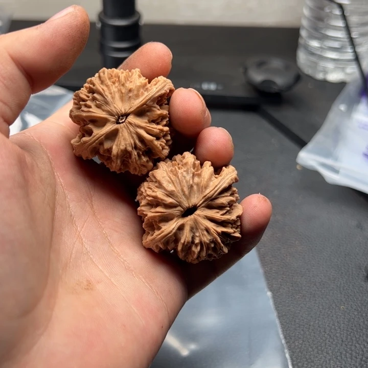文玩核桃吊坠y****?122核桃