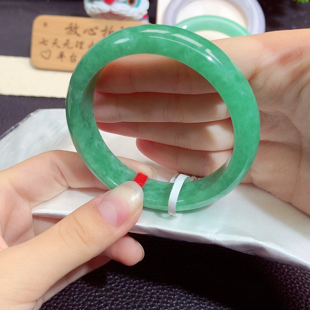 翡翠未镶嵌手镯7055