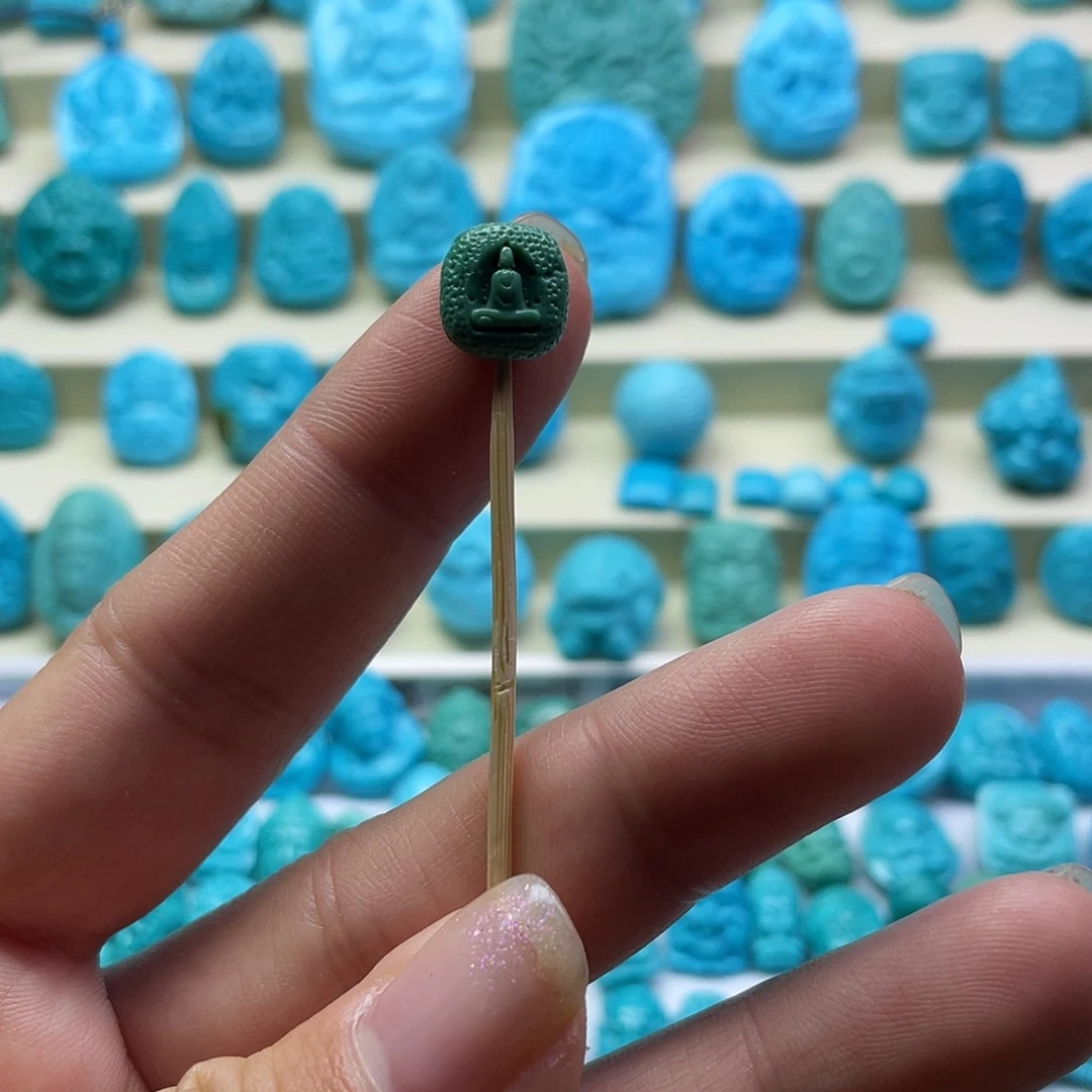 绿松石未镶嵌颈饰