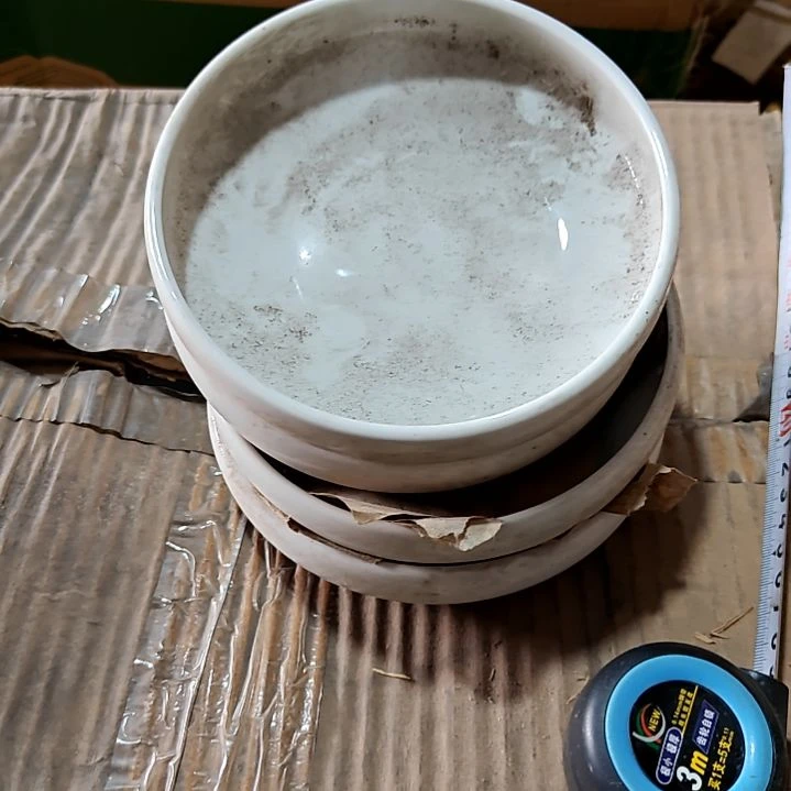 摆件盘子碗茶壶啥都有