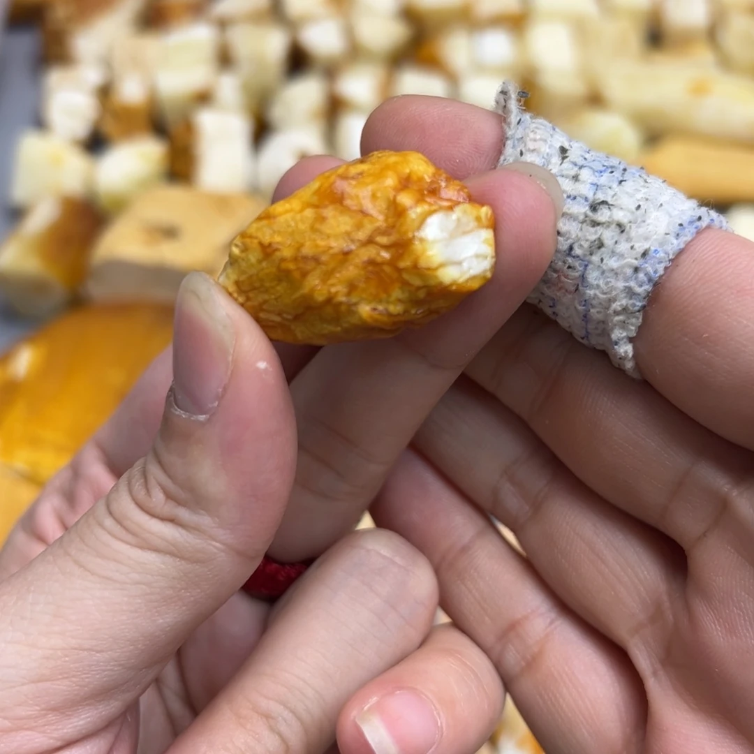 定制琥珀未镶嵌T****.蜜蜡