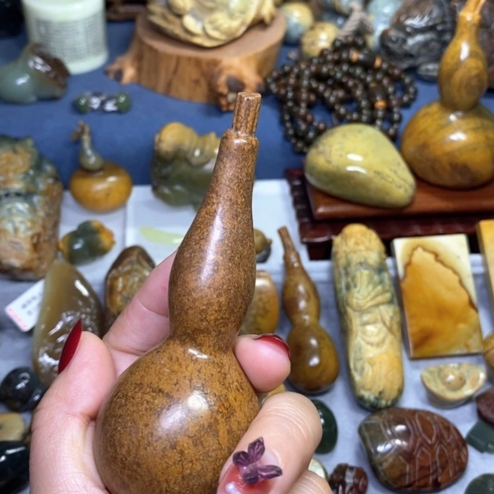 岫岩河磨玉（透闪石质玉）葫芦小摆把件未镶嵌