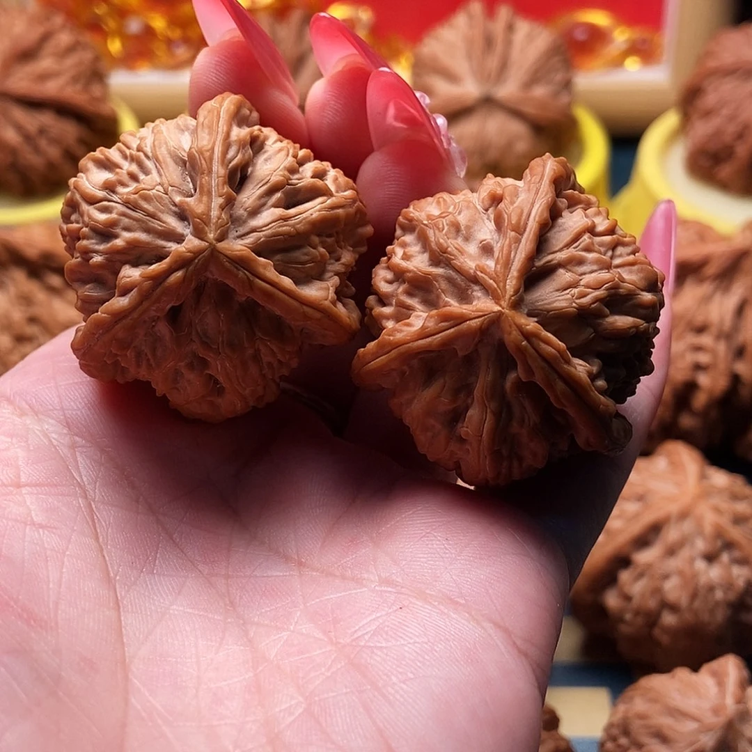 S***梦文玩核桃把件白狮子三棱 37