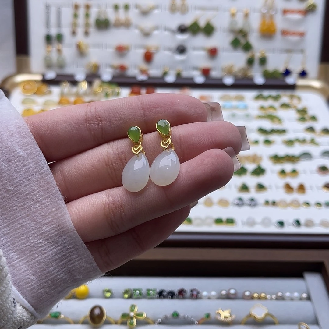 未镶嵌和田玉耳饰