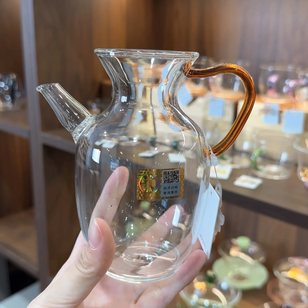 禾器昭然琥珀色。。。
