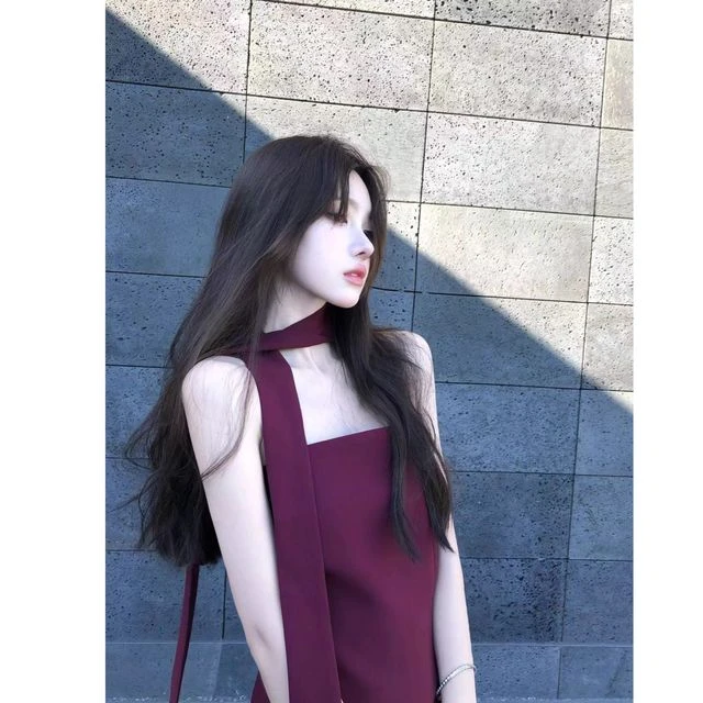 法式气质设计感高级一字肩缎面飘带抹胸上衣女配高腰显瘦短裤套装