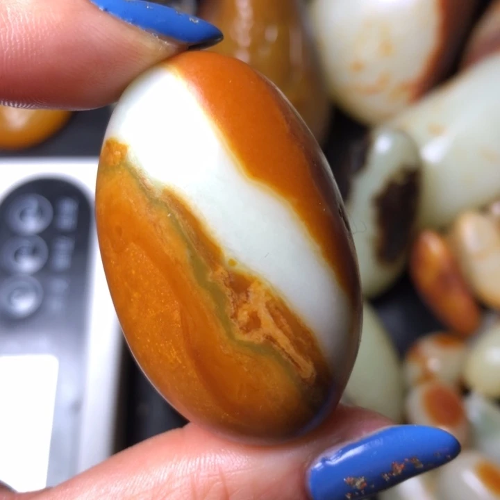 和田玉未镶嵌珠宝奇石