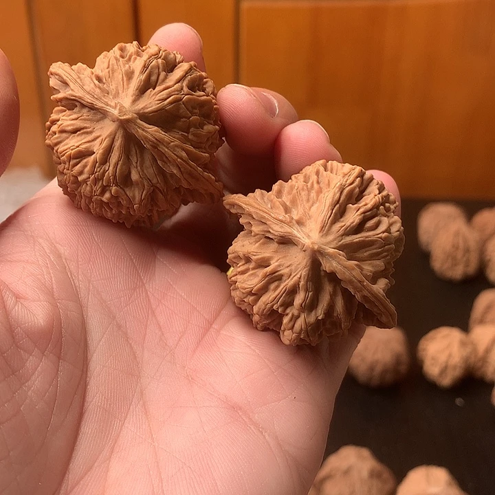 吉***米吊坠文玩核桃盘龙纹