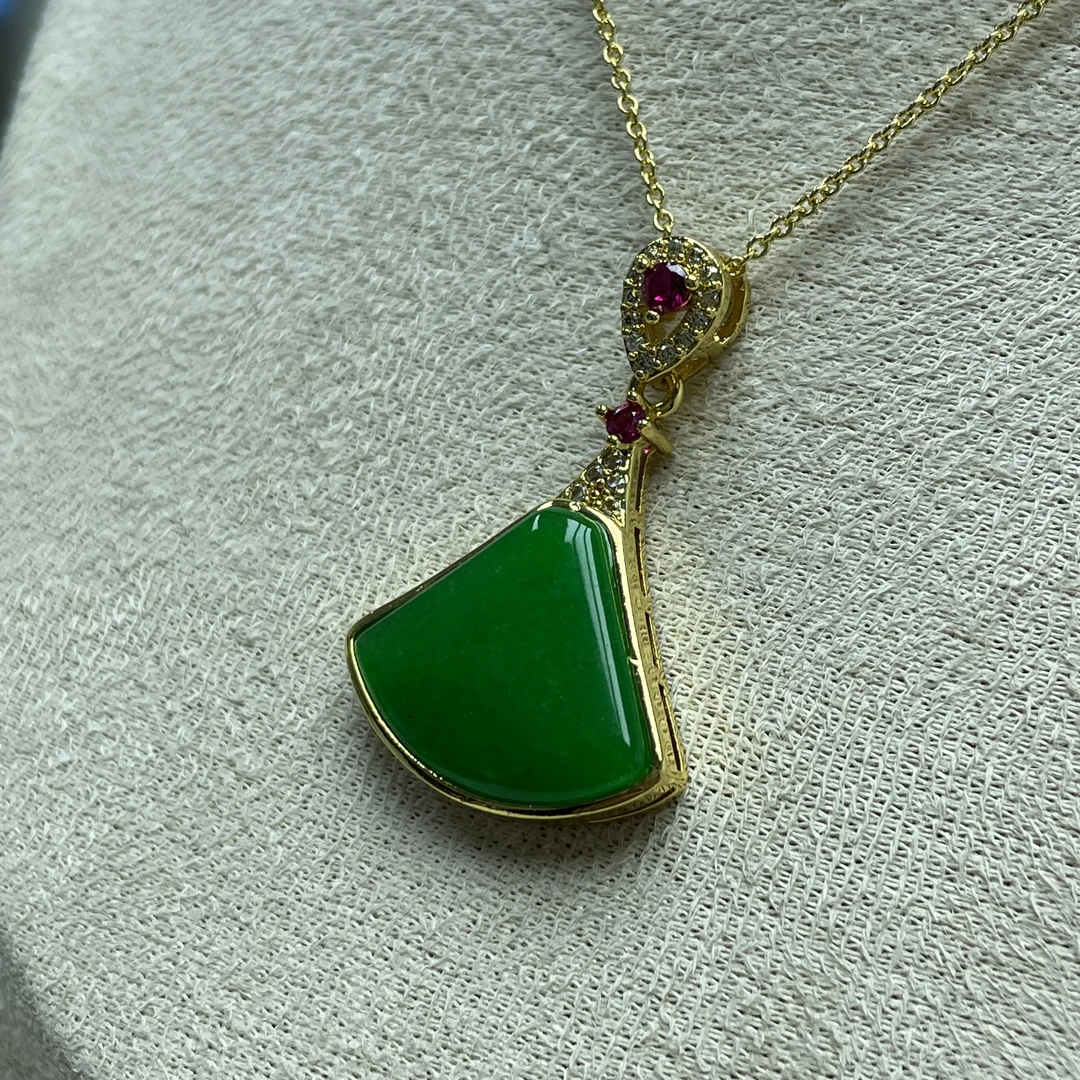 【大芃】翡翠14k裙子吊坠LY351