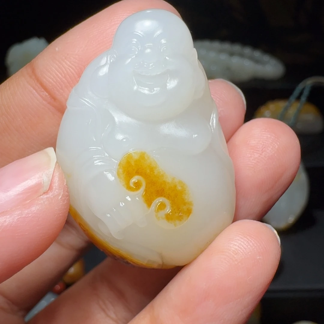俩***竹和田玉未镶嵌颈饰