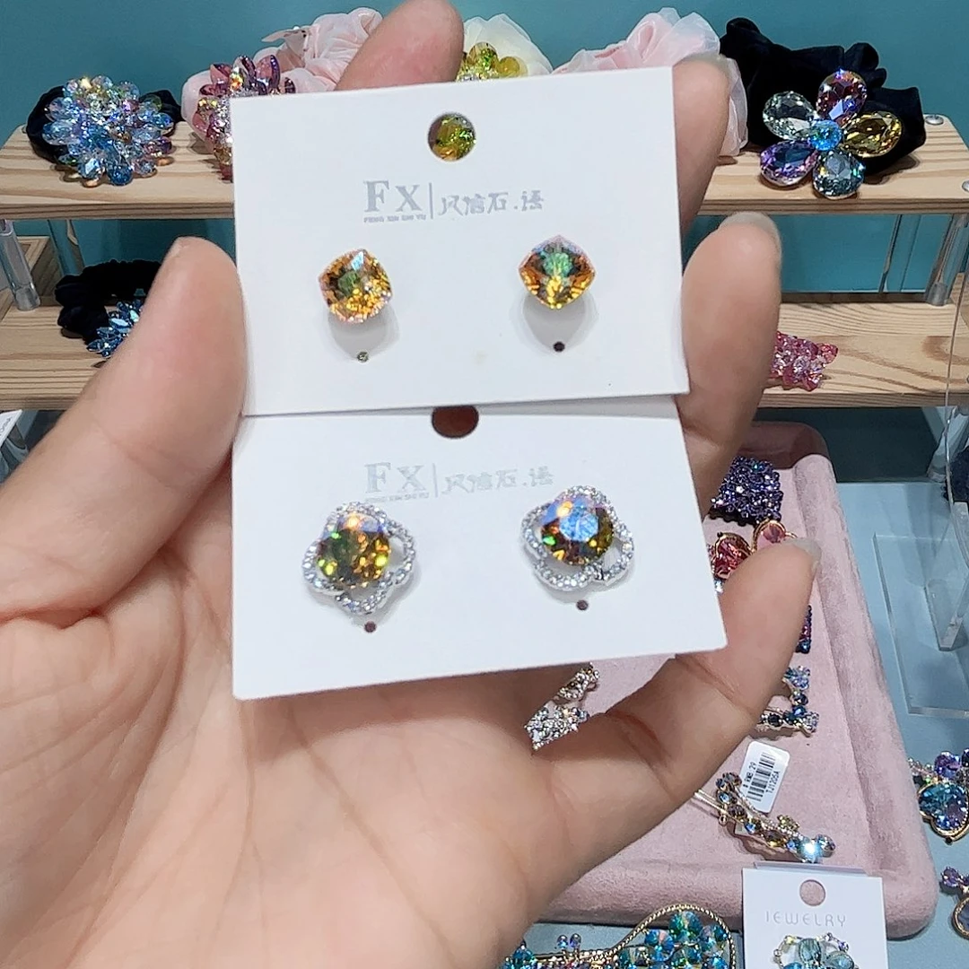 秀***皮质铁合金耳钉和