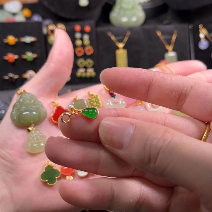 颈饰银S925镶嵌翡翠