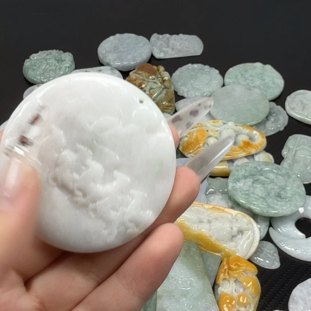 翡翠未镶嵌颈饰翡翠