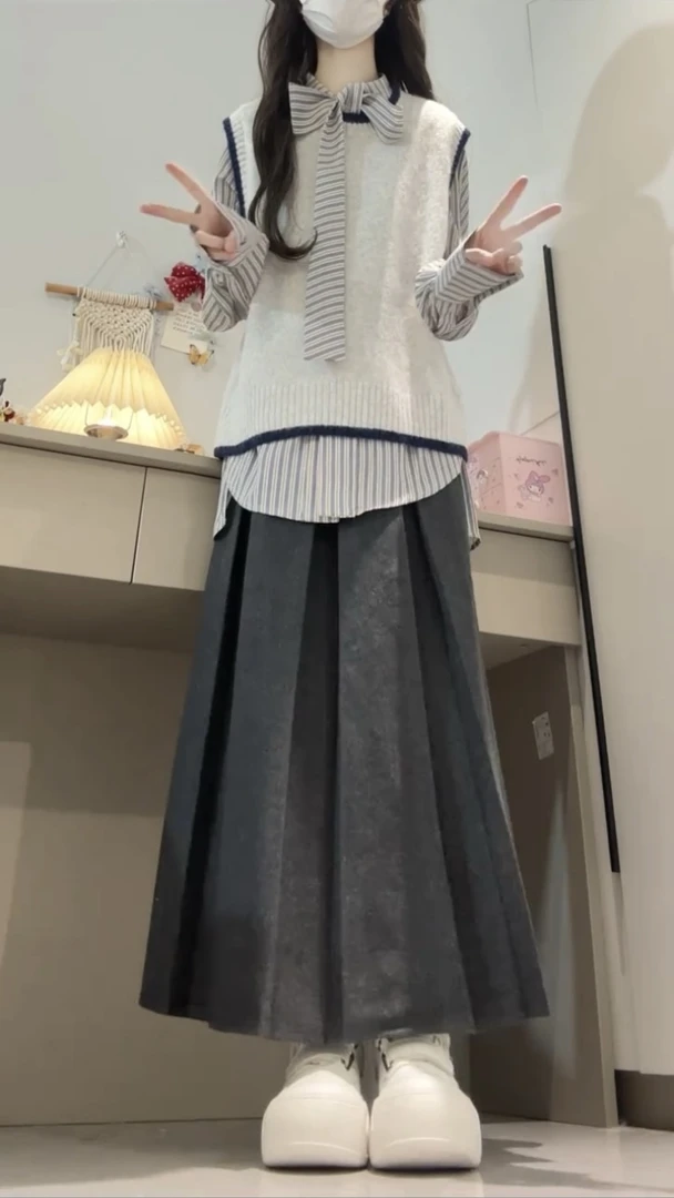 2025秋冬韩系温柔风针织马甲叠穿蝴蝶结条纹衬衫搭配半身裙三件套