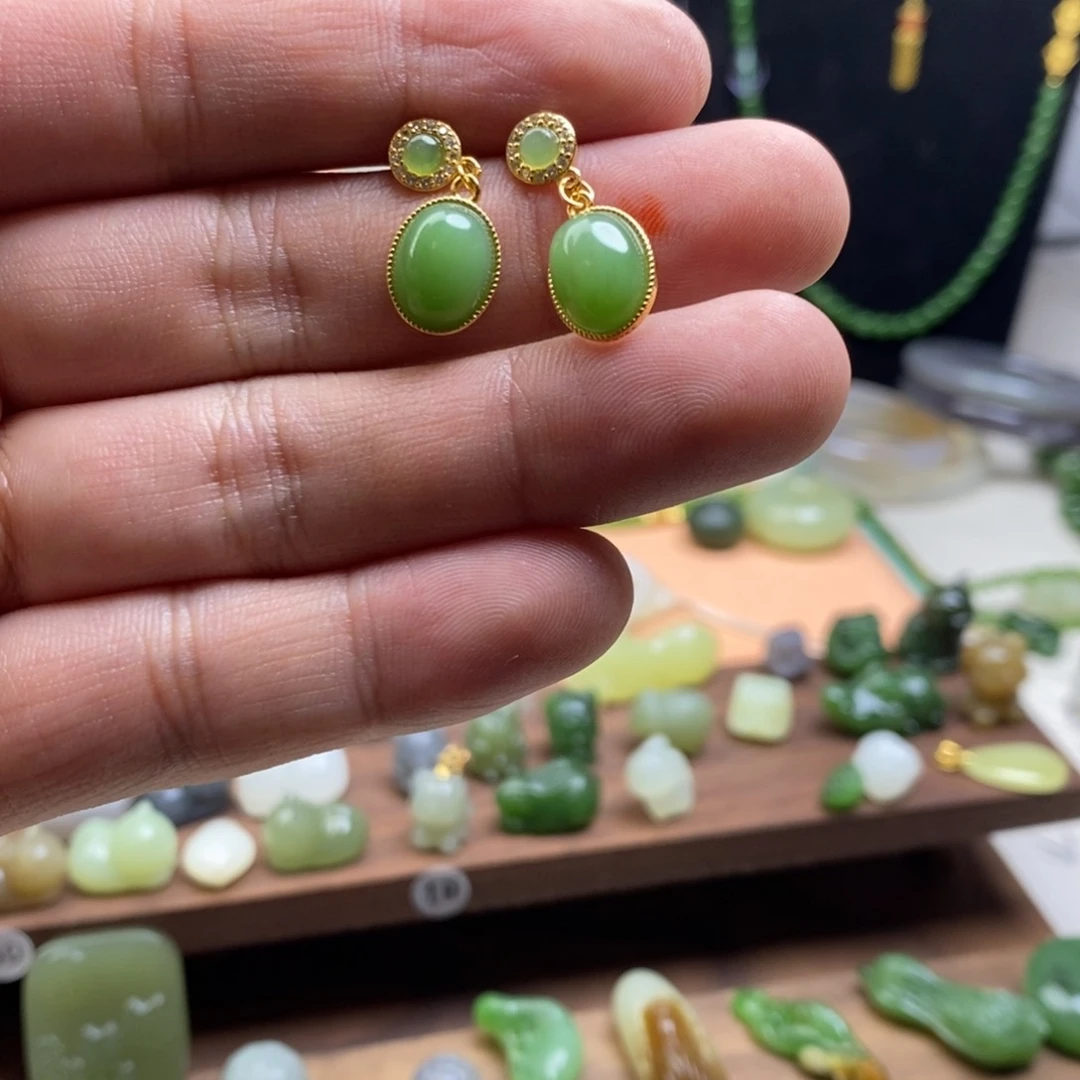 和田玉（碧玉）未镶嵌耳饰粉绿