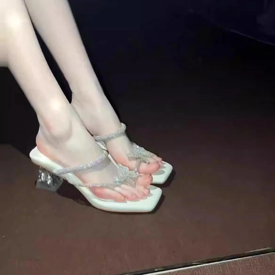 OMG！显白显腿长踩屎感高跟鞋女闪闪蝴蝶结凉拖鞋透明跟水钻凉鞋