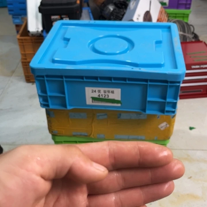 西***柿厚款带盖子箱子一个