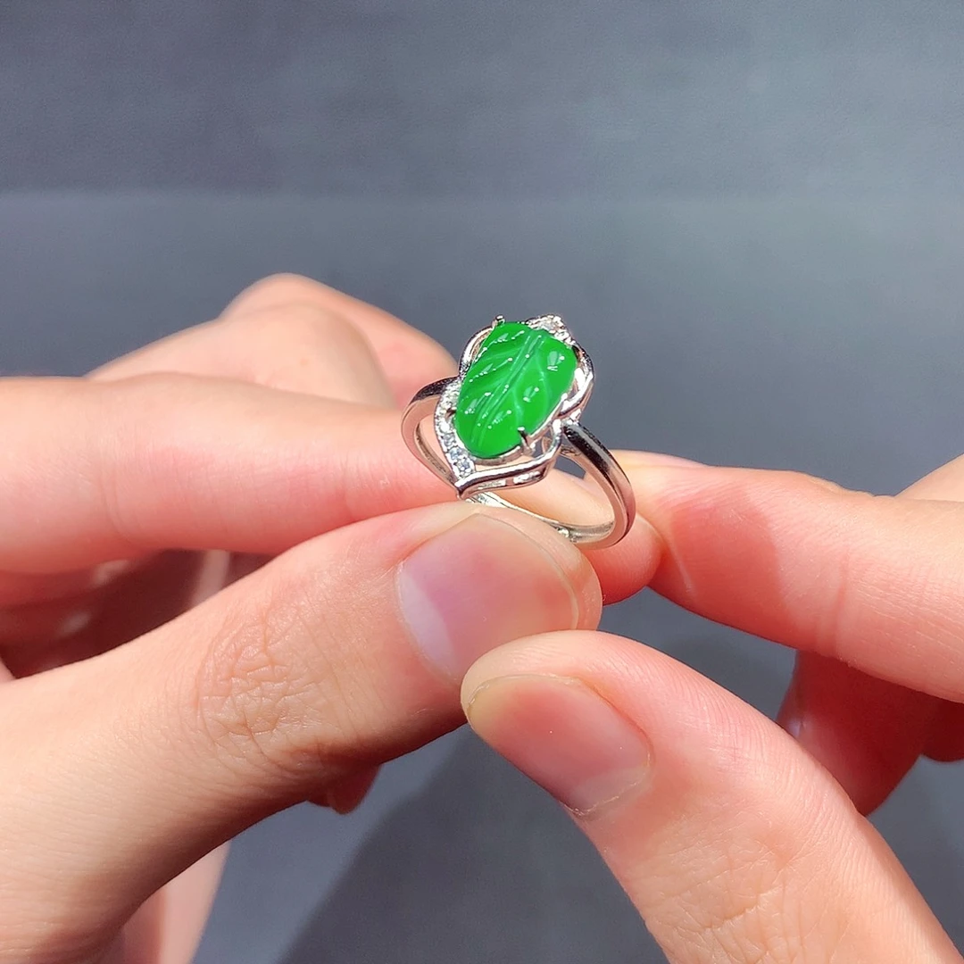 翡翠戒指未镶嵌翡翠