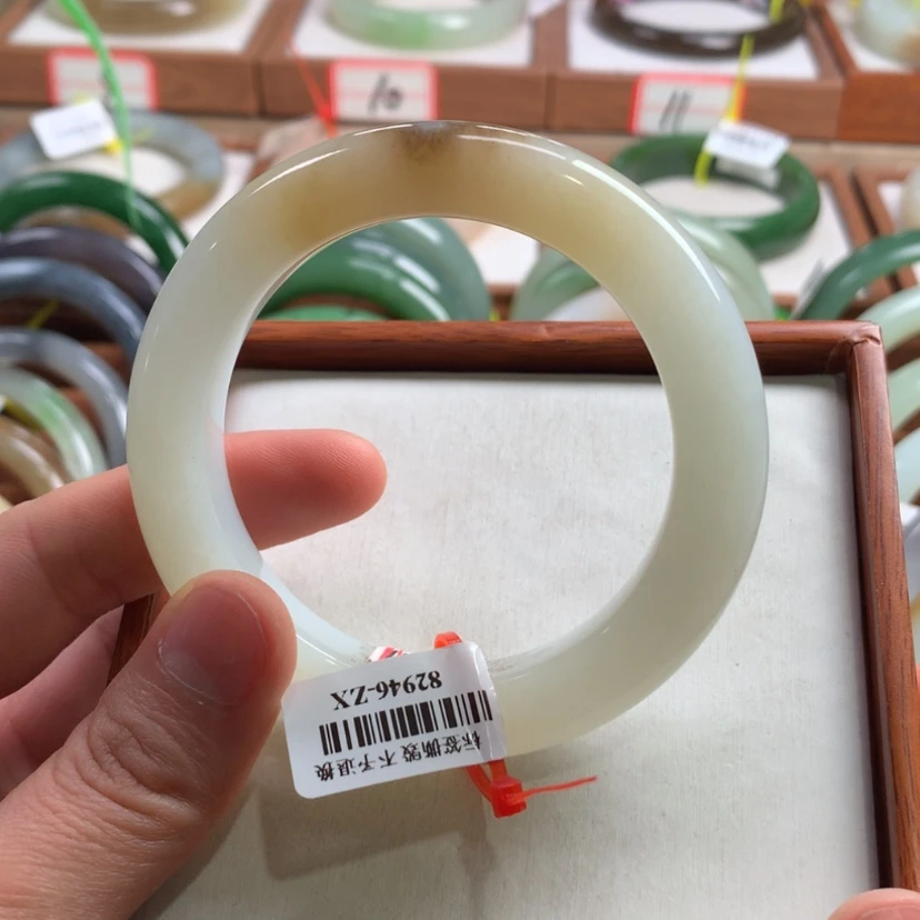 【闪购商品】和田玉手镯未镶嵌55.7