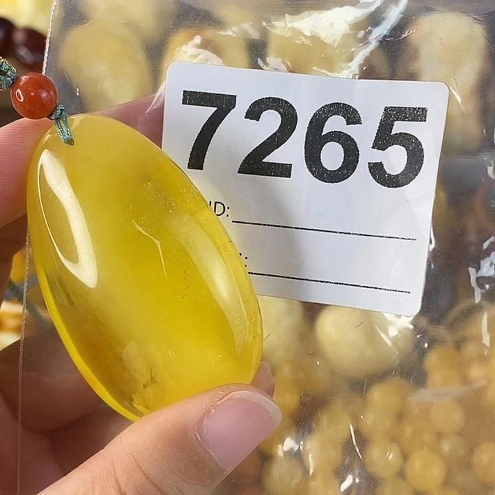 蜜蜡未镶嵌珠宝奇石