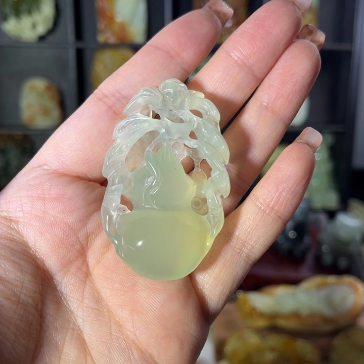 蛇纹石玉颈饰未镶嵌毛*