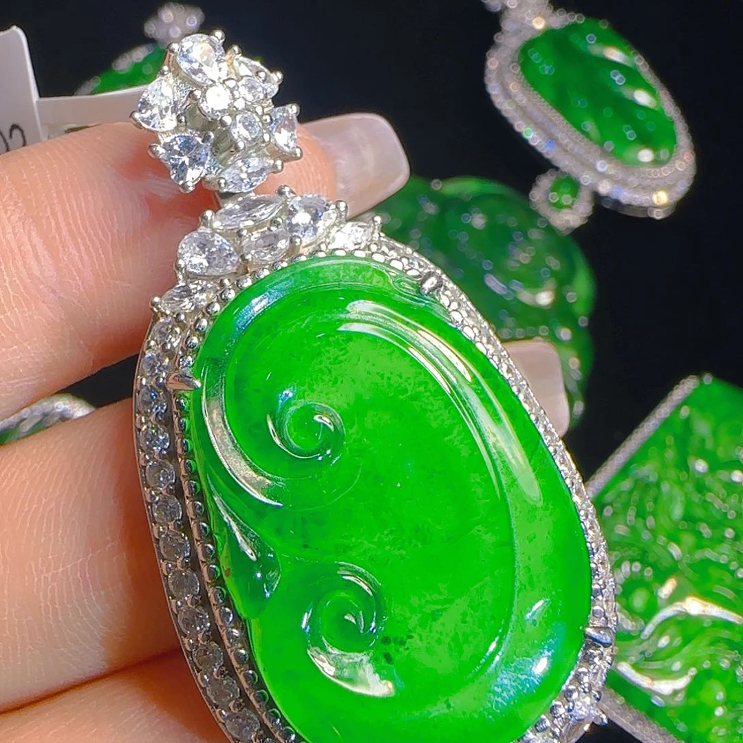 翡翠吊坠(赠链)银S925镶嵌