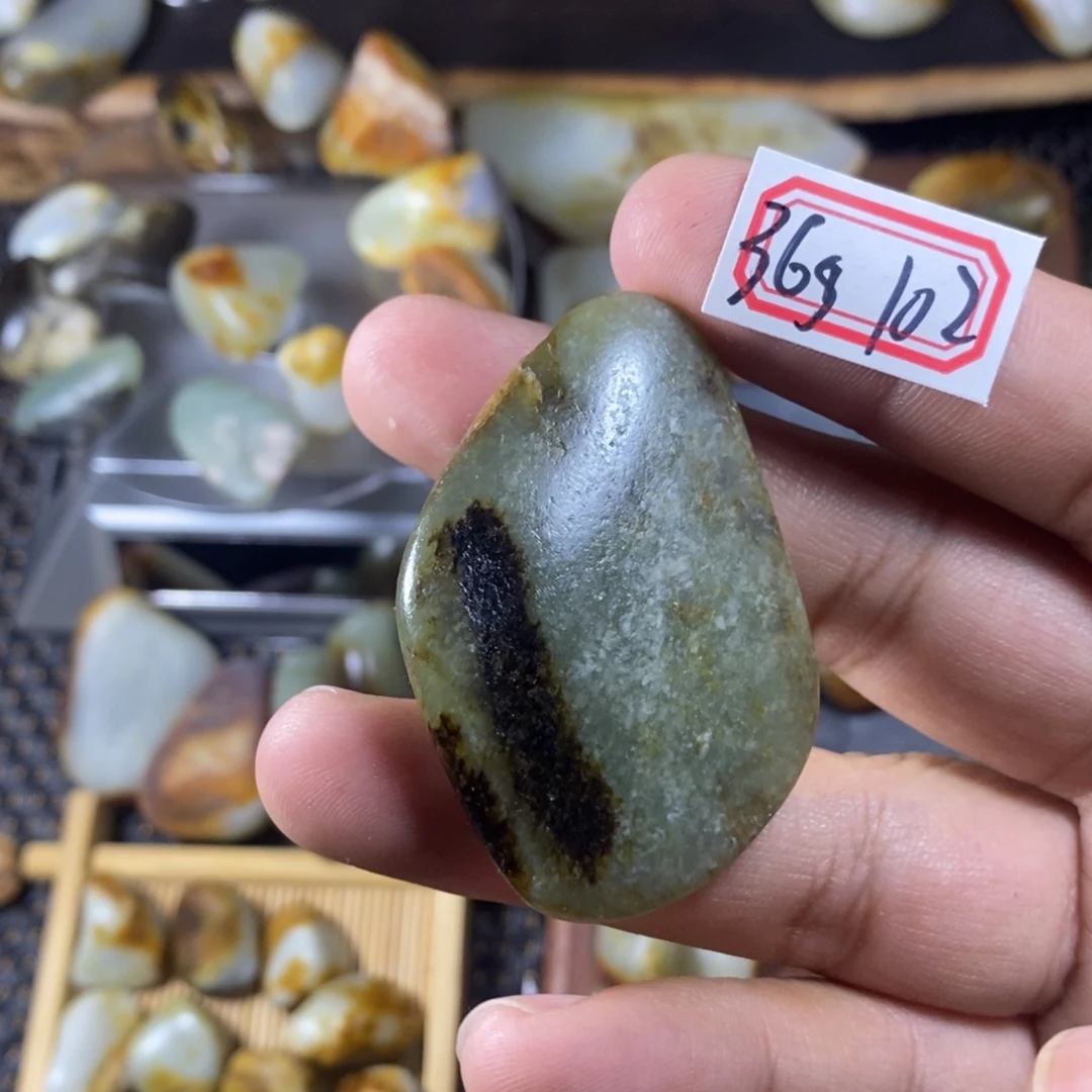 和田玉（糖玉）未镶嵌挂件