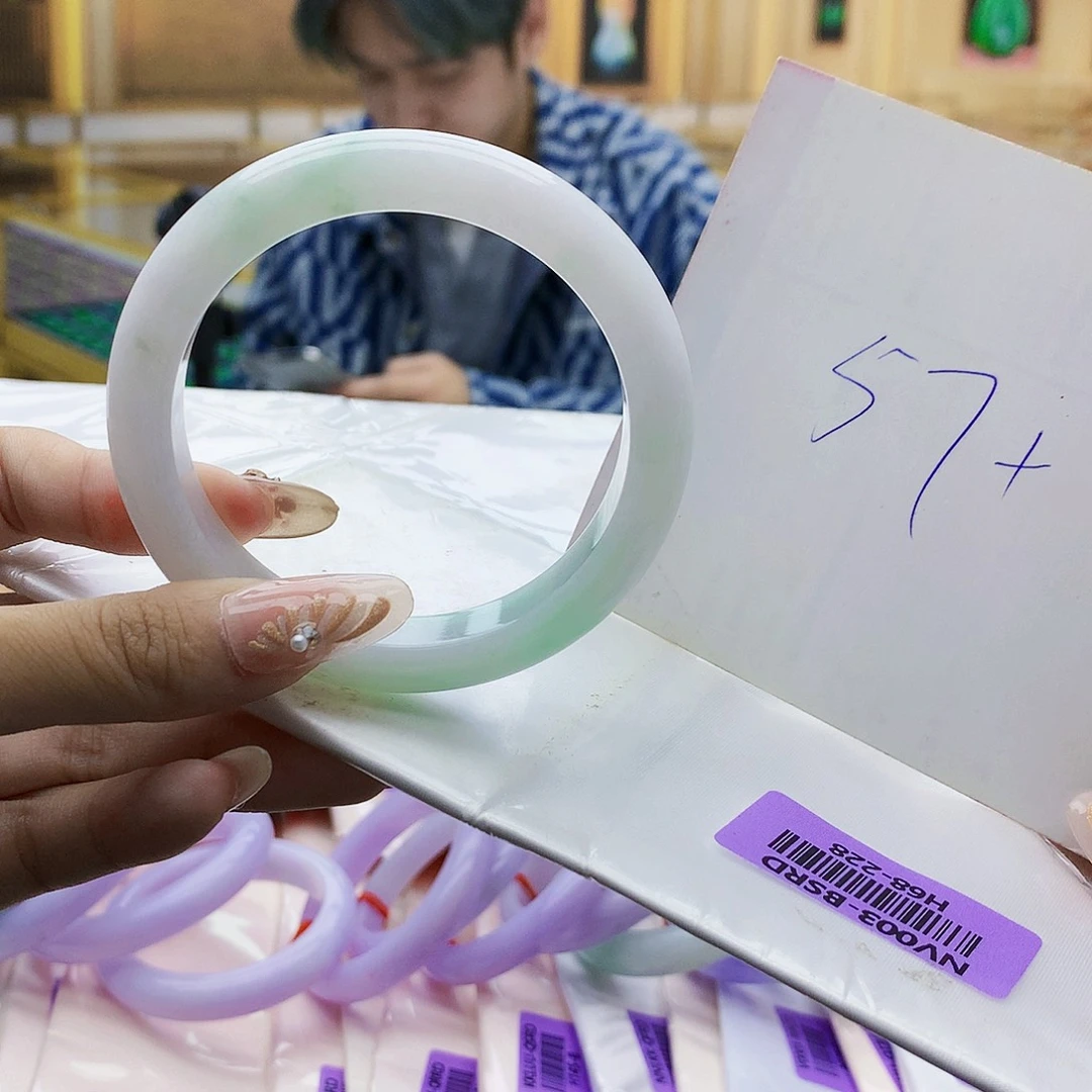 翡翠未镶嵌手镯nnn