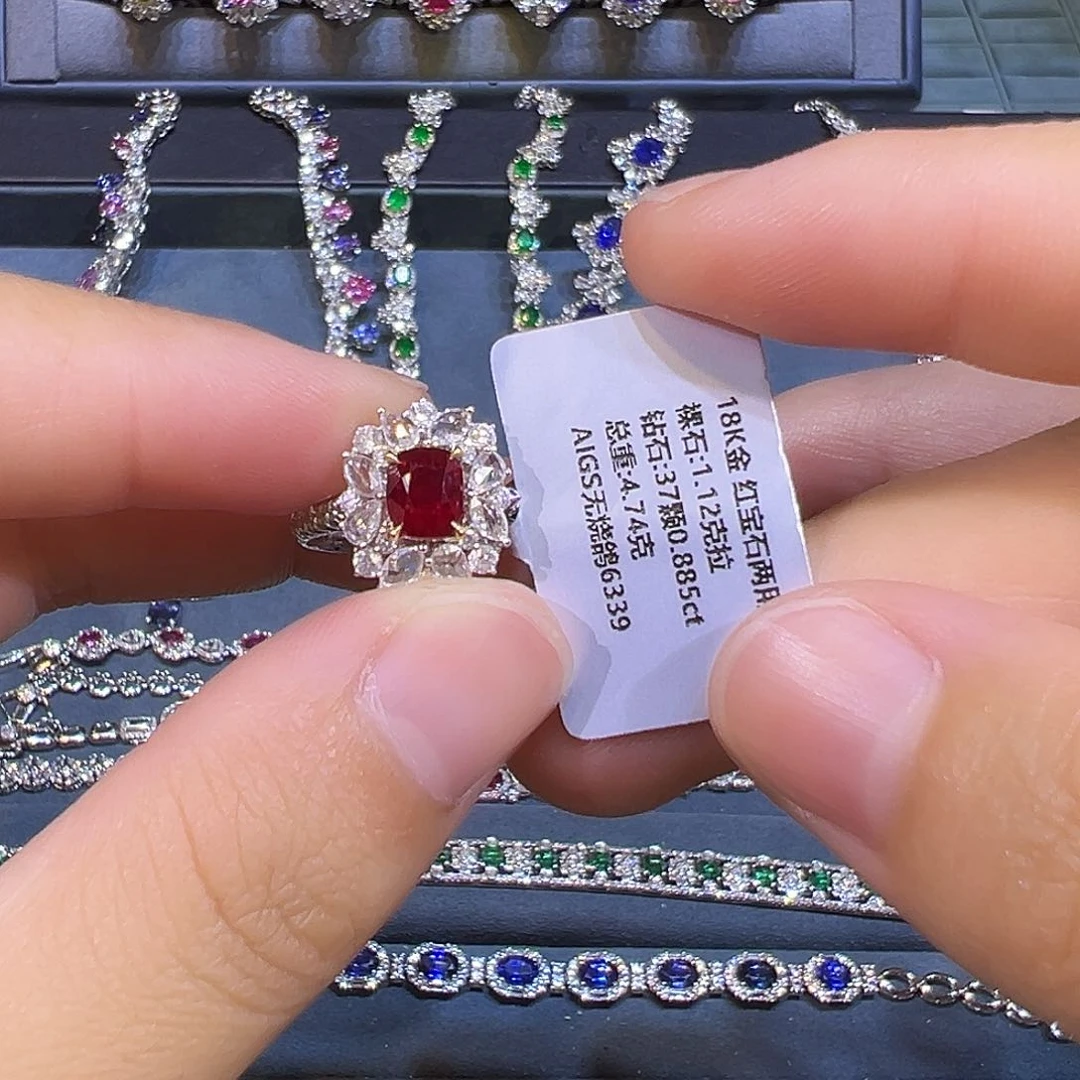 戒指18K金镶嵌红宝石