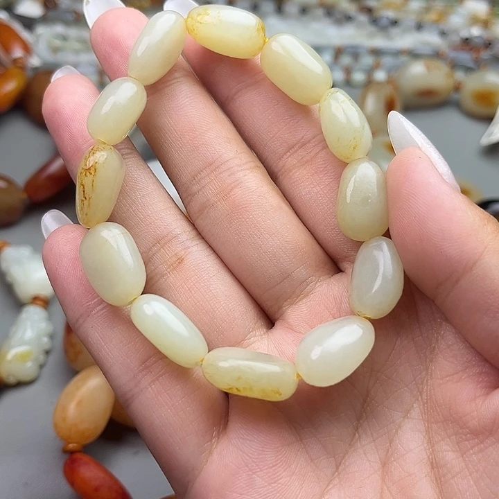 和田玉（糖玉）未镶嵌手链