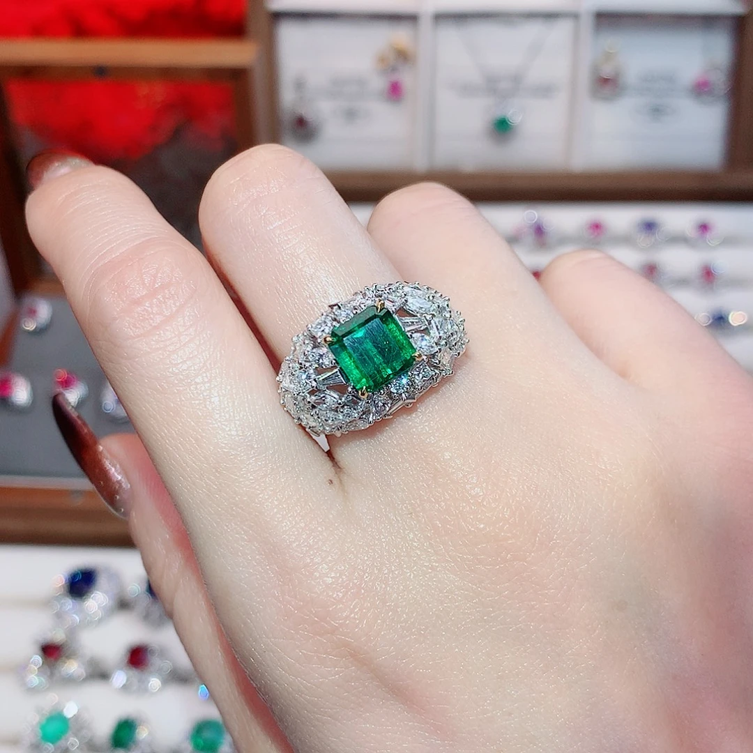 18K金镶嵌祖母绿戒指2.38ct/天然宝石/七天无理由