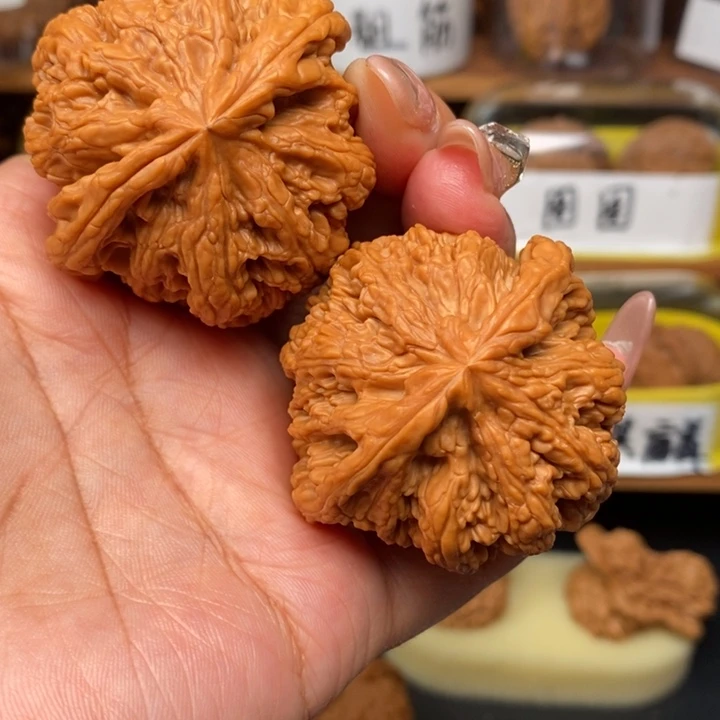 文玩核桃吊坠及**楽48全品粗筋